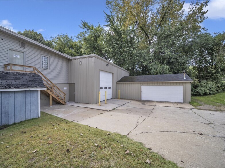 More Photos Of 4018 12th St NW, Canton Light Manufacturing For Sale