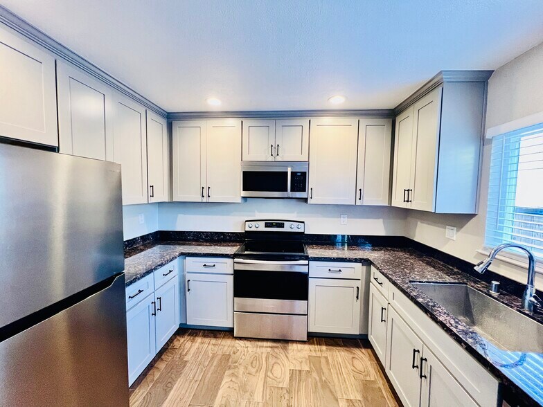 More Photos Of 811 Brown St, Martinez Apartments For Sale