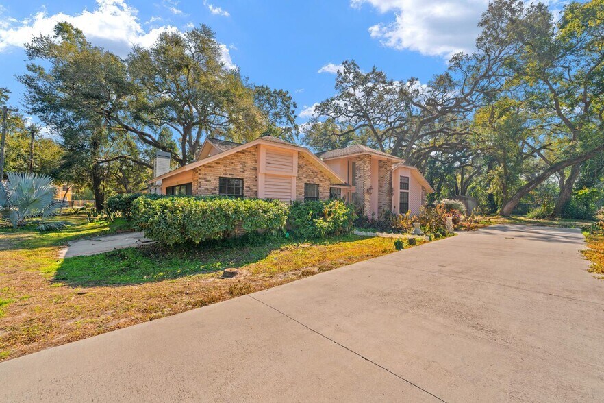 More Photos Of 2501 E Diana St, Tampa Office Residential For Sale