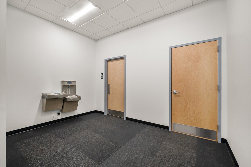 More Photos Of 15009 Lancaster Hwy, Charlotte Office For Lease