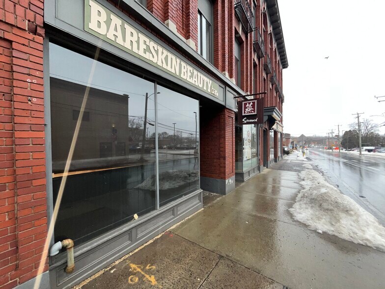 More Photos Of 62 Washington St, Middletown Office For Lease