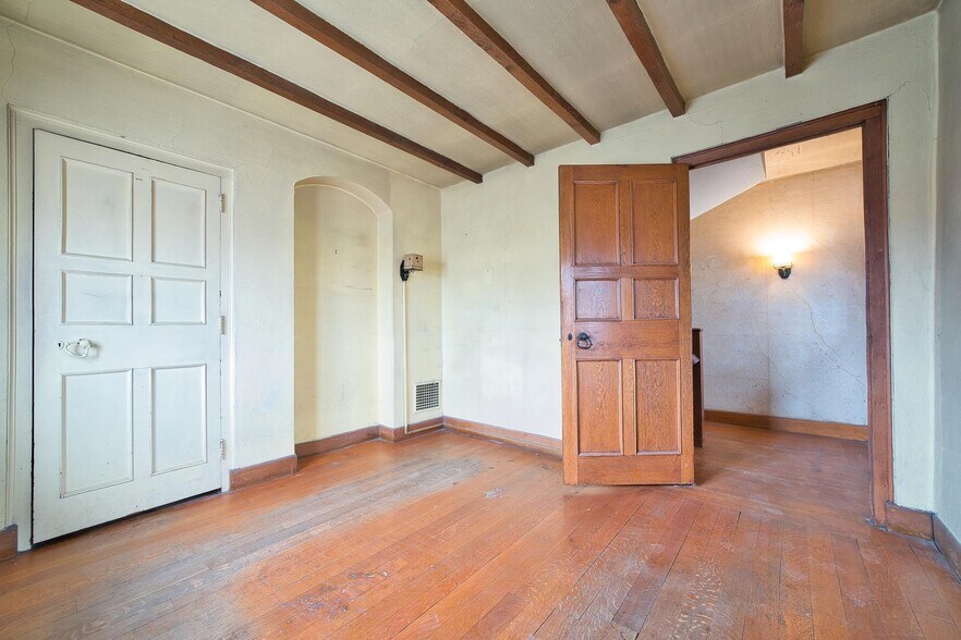 More Photos Of 1989 W Grand Blvd, Detroit Office Residential For Sale