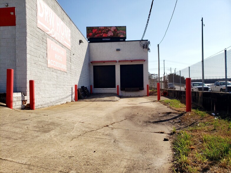 More Photos Of 4901 Old National Hwy, College Park Showroom For Lease