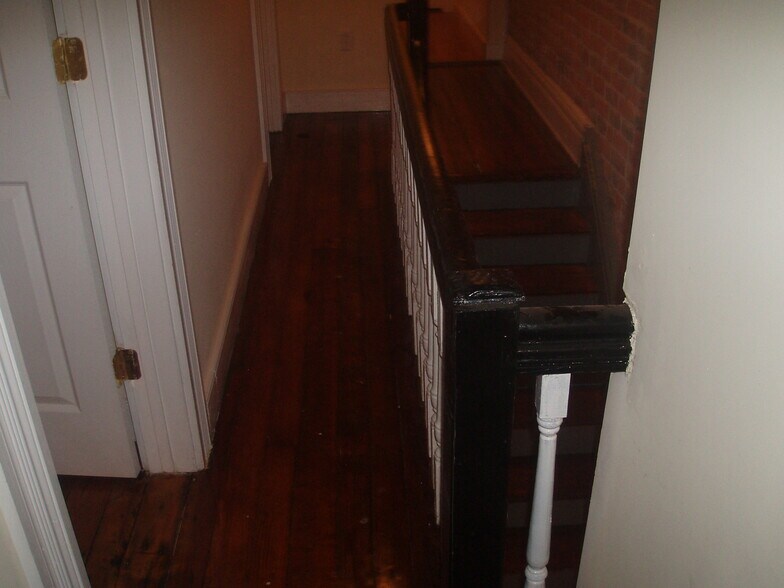 More Photos Of 821 W Marshall St, Richmond Specialty For Sale