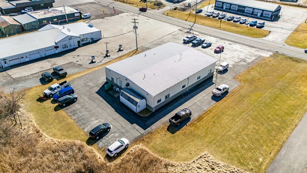 More Photos Of 636 W Washington St, Geneva Office For Sale