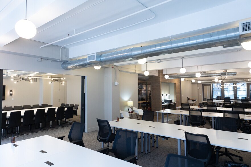 More Photos Of 21 W 46th St, New York Coworking Space