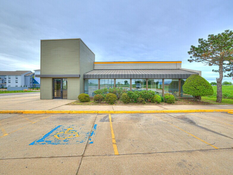 More Photos Of 4903 N Harrison St, Shawnee Restaurant For Sale