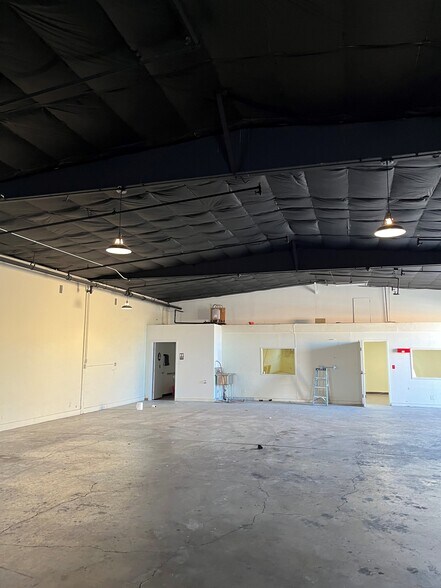 More Photos Of 9617 Alpaca St, South El Monte Warehouse For Lease