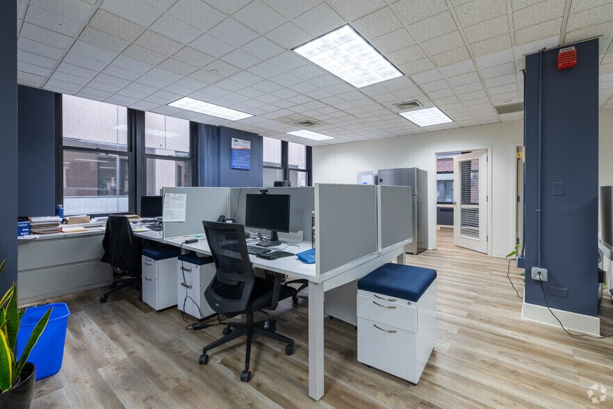 More Photos Of 61 Batterymarch St, Boston Office For Sale