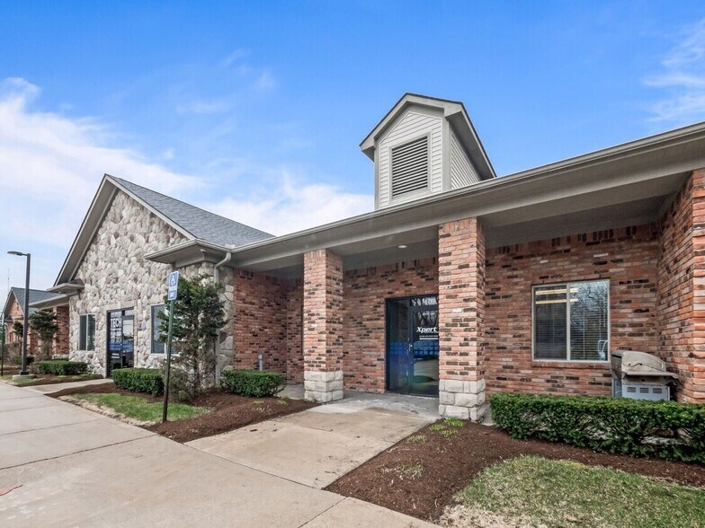 Primary Photo Of 38765-38795 Mound Rd, Sterling Heights Medical For Lease