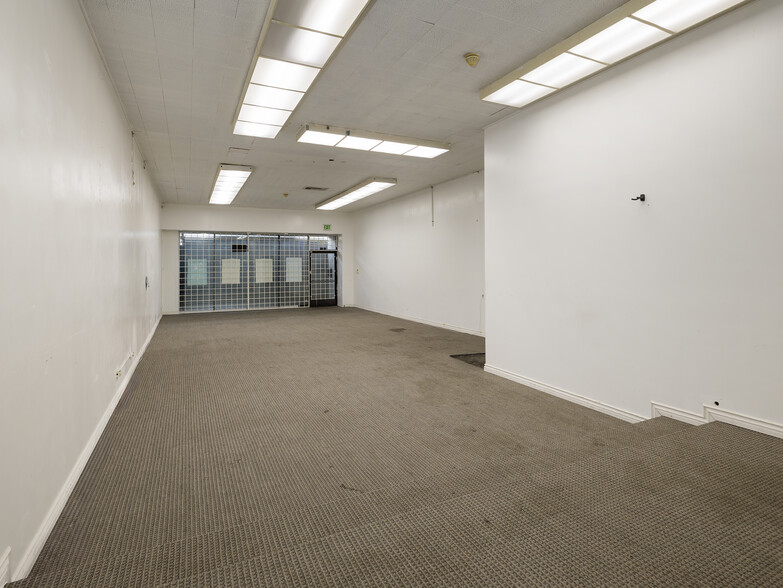 More Photos Of 320-330 E Manchester Blvd, Inglewood Bank For Lease