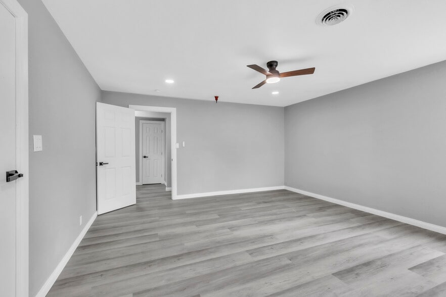 More Photos Of 1006 Lochbrae Rd, Sacramento Assisted Living For Sale