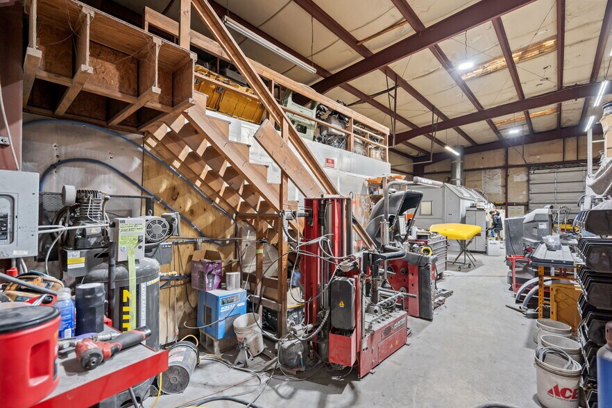 More Photos Of 4704 N College Rd, Castle Hayne Warehouse For Lease