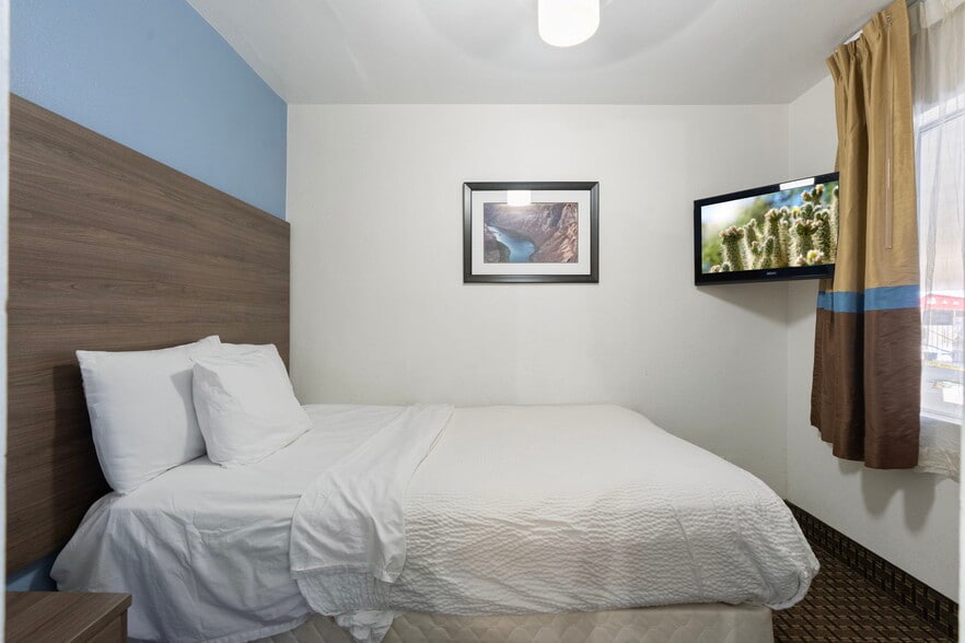 More Photos Of 430 E Route 66, Williams Hotel For Sale