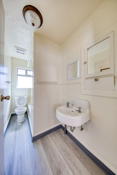 More Photos Of 2411 Durant Ave, Berkeley Apartments For Sale