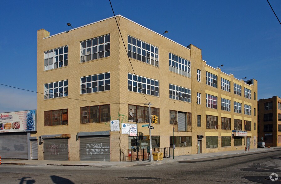 More Photos Of 119 Knickerbocker Ave, Brooklyn Apartments For Lease