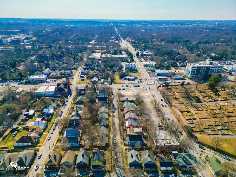 More Photos Of 242 SE Boulevard, Atlanta Restaurant For Sale