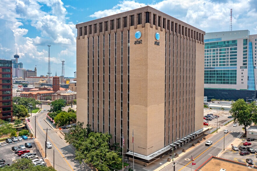 More Photos Of 1010 N Saint Marys St, San Antonio Office For Sale