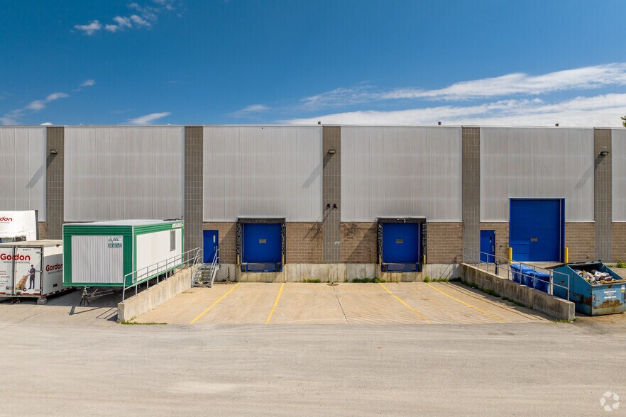 More Photos Of 300 Rue Joseph-Carrier, Vaudreuil-dorion Industrial For Sale