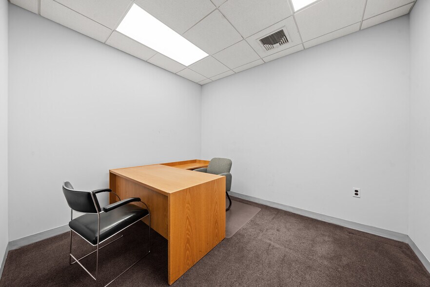 More Photos Of 88 Broadway, Hicksville Office For Lease