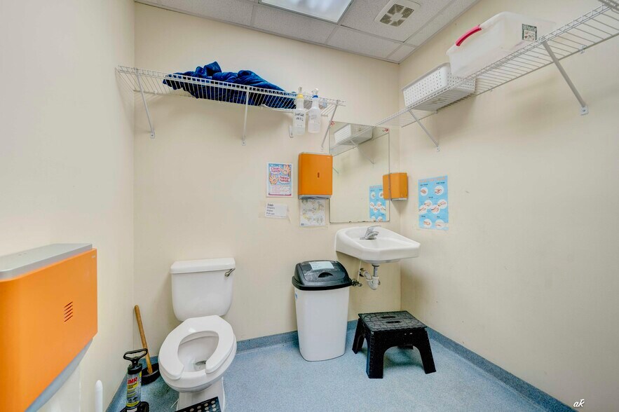 More Photos Of 1712 Beck Ave, Panama City Office For Sale