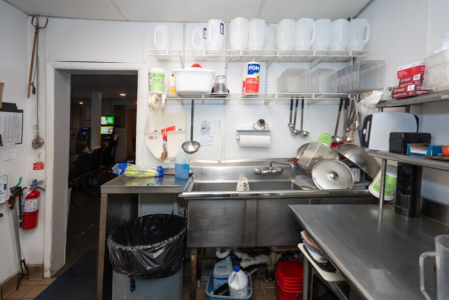 More Photos Of 596 Busha Hwy, Marysville Bar For Sale