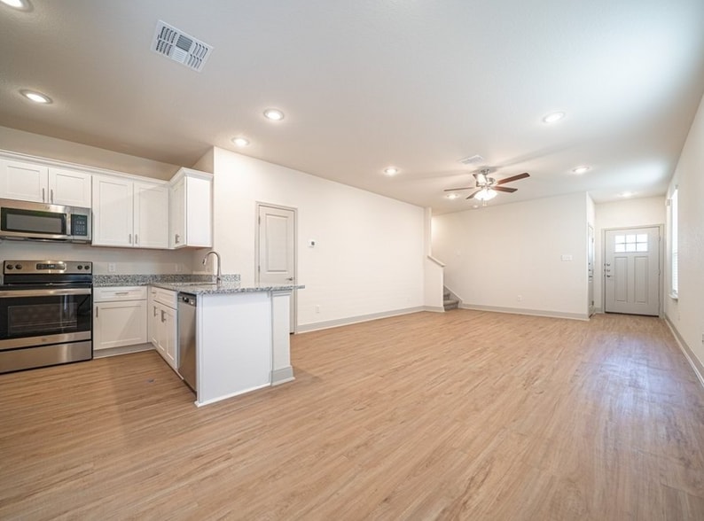 More Photos Of 6408 Segovia Ranch, San Antonio Apartments For Sale