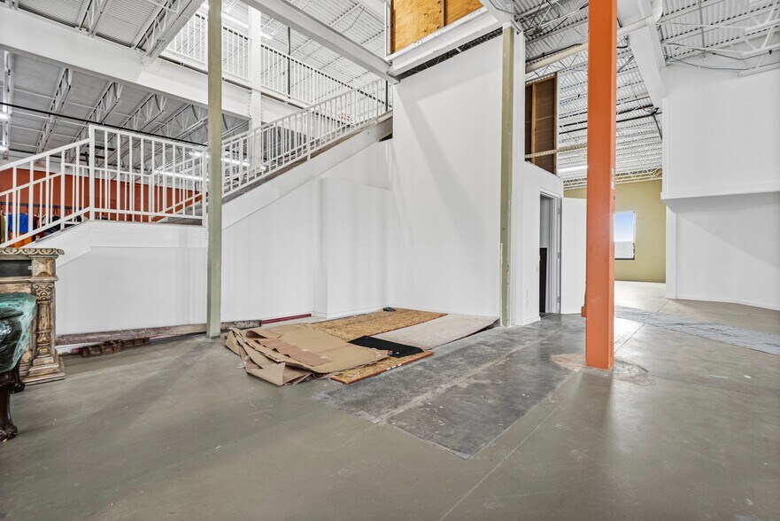 More Photos Of 1941 Spring Cypress Rd, Spring Warehouse For Sale