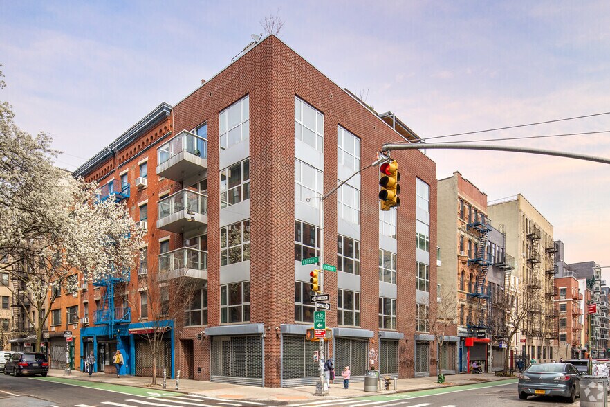 Primary Photo Of 172 Stanton St, New York Apartments For Lease