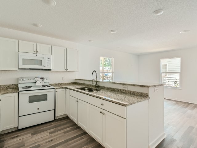 More Photos Of 1522 South Elmendorf St, San Antonio Apartments For Sale
