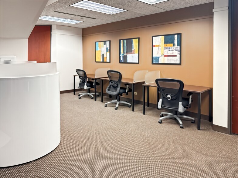 More Photos Of 1415 W 22nd St, Oak Brook Coworking Space