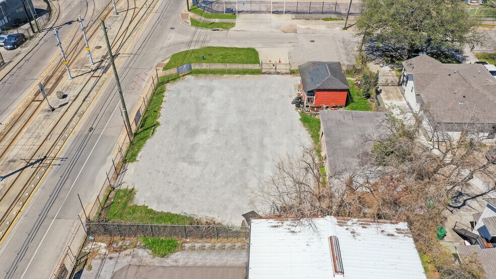 More Photos Of 5701 Harrisburg Blvd, Houston General Retail For Sale