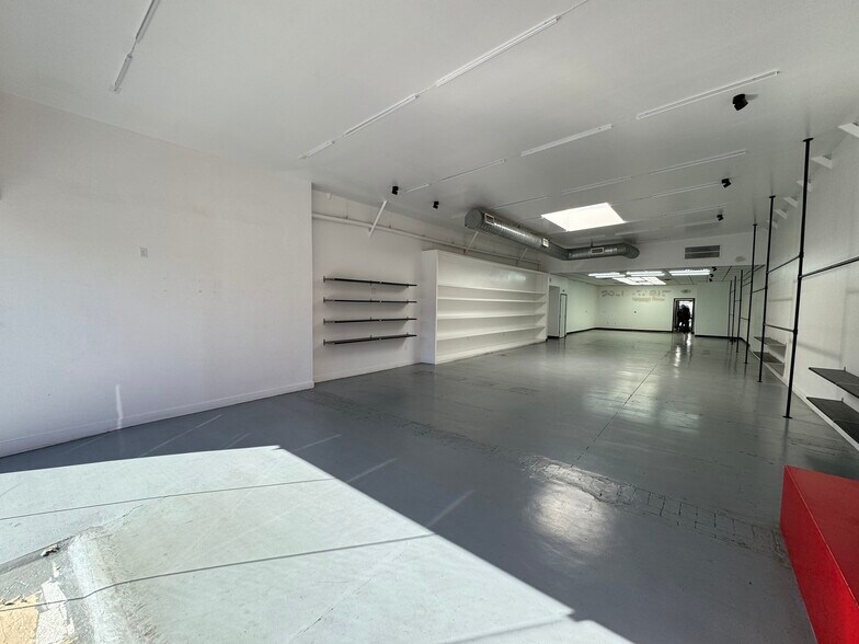More Photos Of 455 N Fairfax Ave, Los Angeles Storefront For Lease