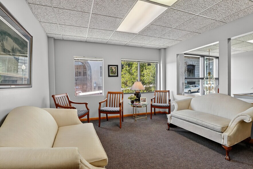 More Photos Of 29 E Beau St, Washington Medical For Sale