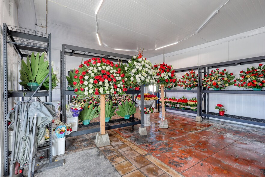 More Photos Of 784 Crocker St, Los Angeles Warehouse For Lease