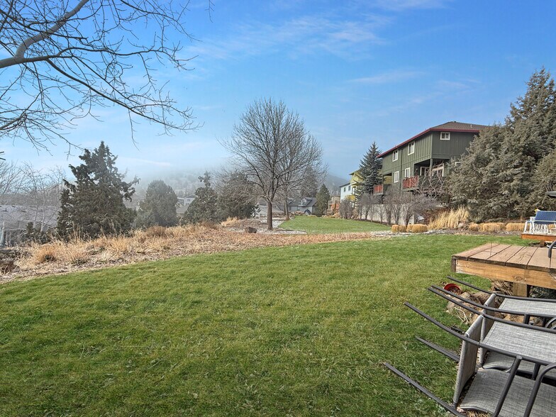 More Photos Of 1696 NE Lotus Dr, Bend Multifamily For Sale