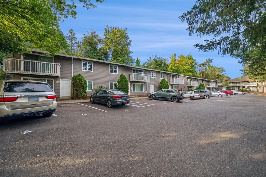 Primary Photo Of 5636-5648 SW Beaverton Hillsdale Hwy, Portland Apartments For Sale