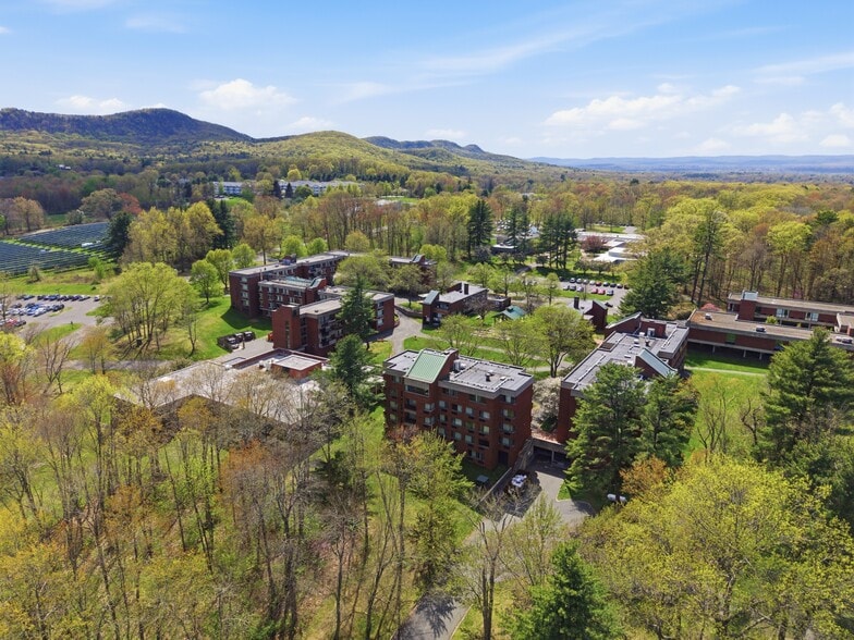 More Photos Of 893 West St, Amherst Schools For Sale
