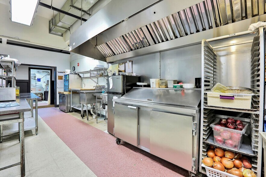 More Photos Of 63 N Front St, Kingston Storefront For Sale