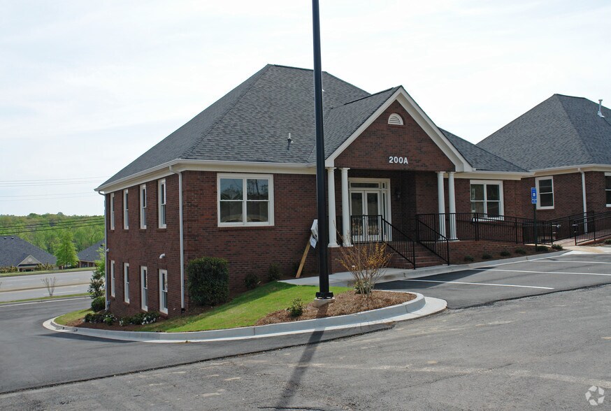 More Photos Of 4330 S Lee St, Buford Medical For Lease