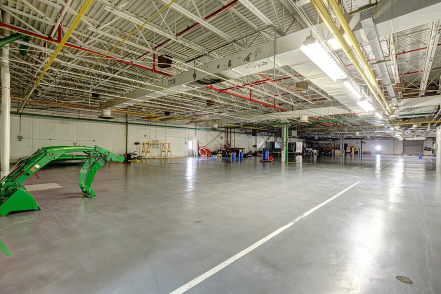 More Photos Of 301 Robey St, Franklin Warehouse For Lease