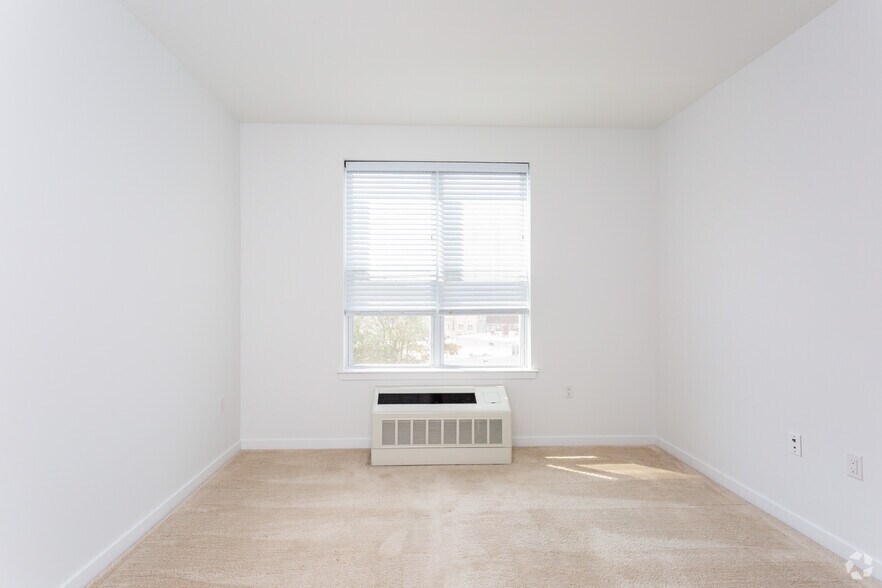 More Photos Of 56 Broad St, Bloomfield Apartments For Lease