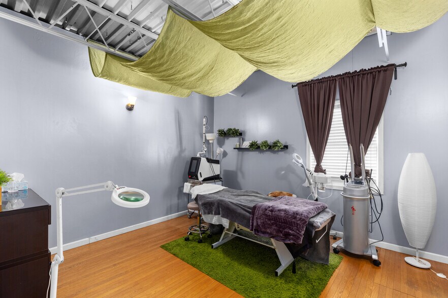 More Photos Of 5145 Buford Hwy NE, Doraville Freestanding For Lease