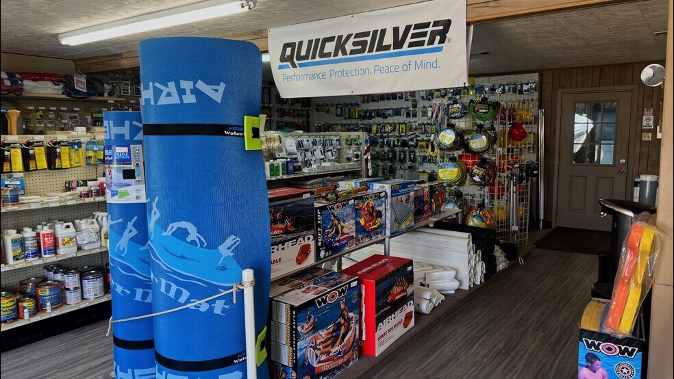 More Photos Of 2618 W Main St, Gun Barrel City Storefront For Sale