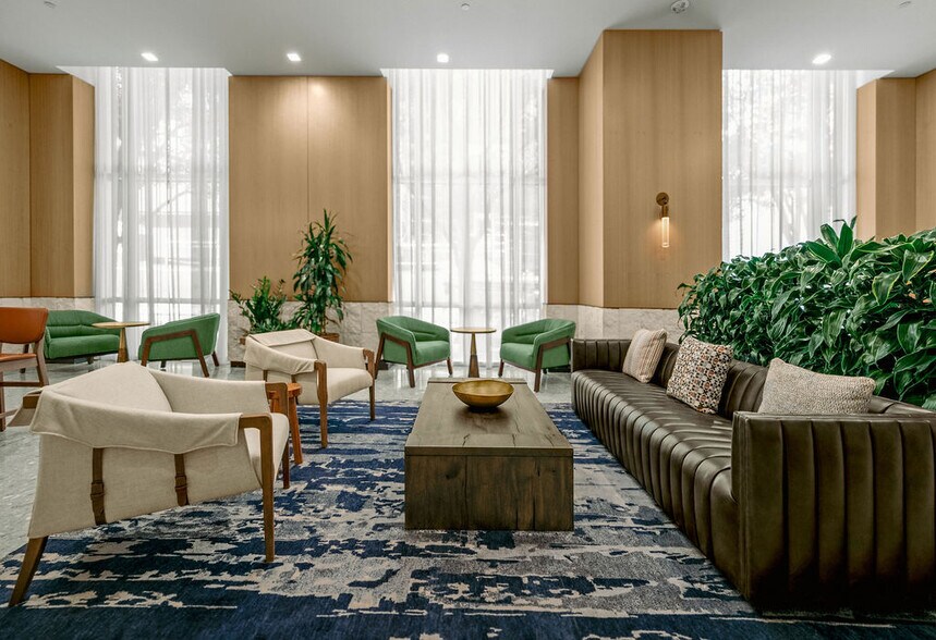 More Photos Of 300 W 6th St, Austin Office For Lease