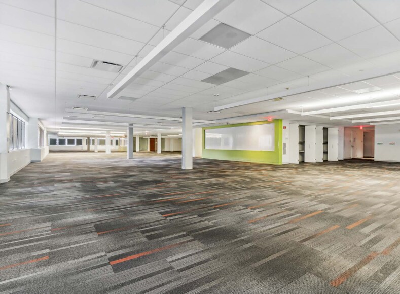 More Photos Of 12 Reads Way, New Castle Office For Lease