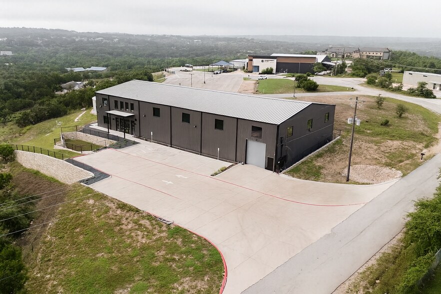 More Photos Of 195 American Way, Dripping Springs Flex For Lease