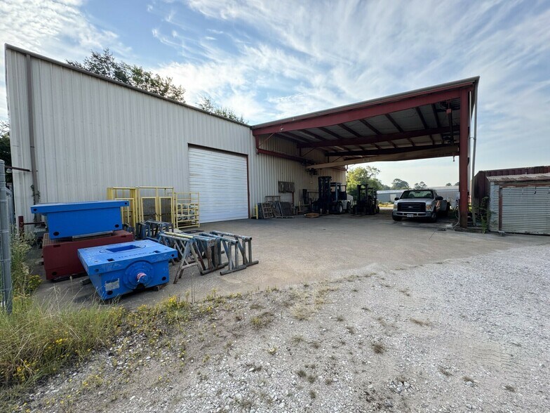 More Photos Of 919 State Highway 64 W, Henderson Warehouse For Sale