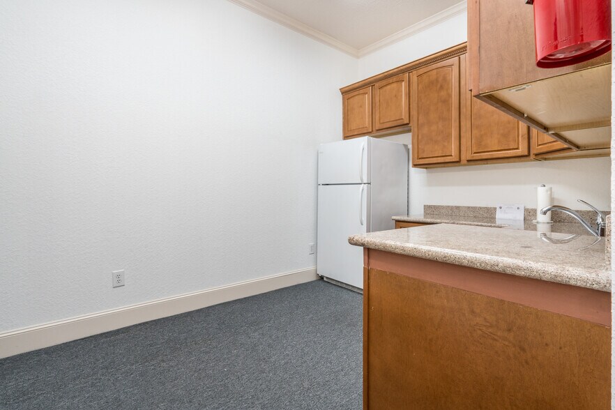 More Photos Of 5511 Louetta Rd, Spring Office Residential For Sale