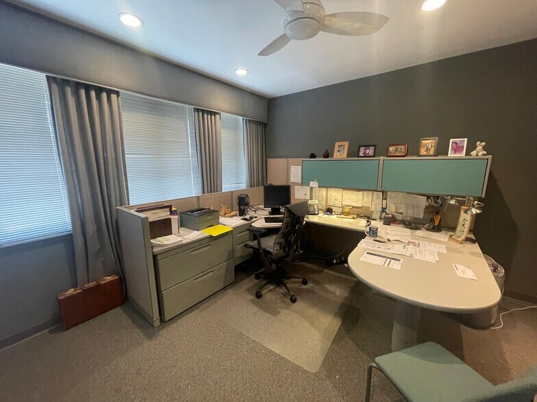 More Photos Of 13822 Beach Blvd, Westminster Office For Sale